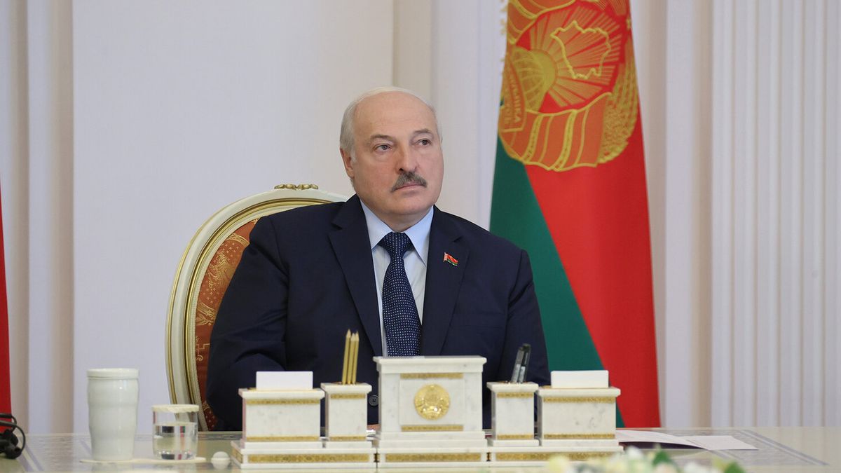 „Přeji mírové nebe.“ Válečný komplic Lukašenko píše Ukrajině k svátku